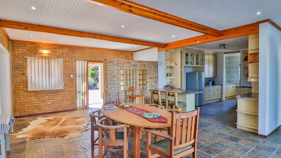 4 Bedroom Property for Sale in Pearl Bay Western Cape